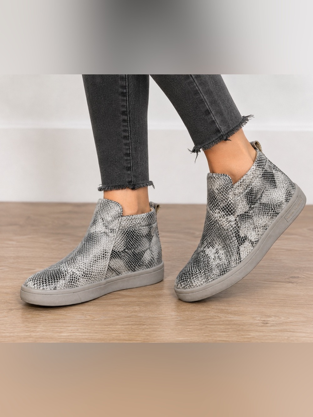 Mark Nason Gray Snake-Print Slip-On high top Sneakers shoes size 8.5 animal